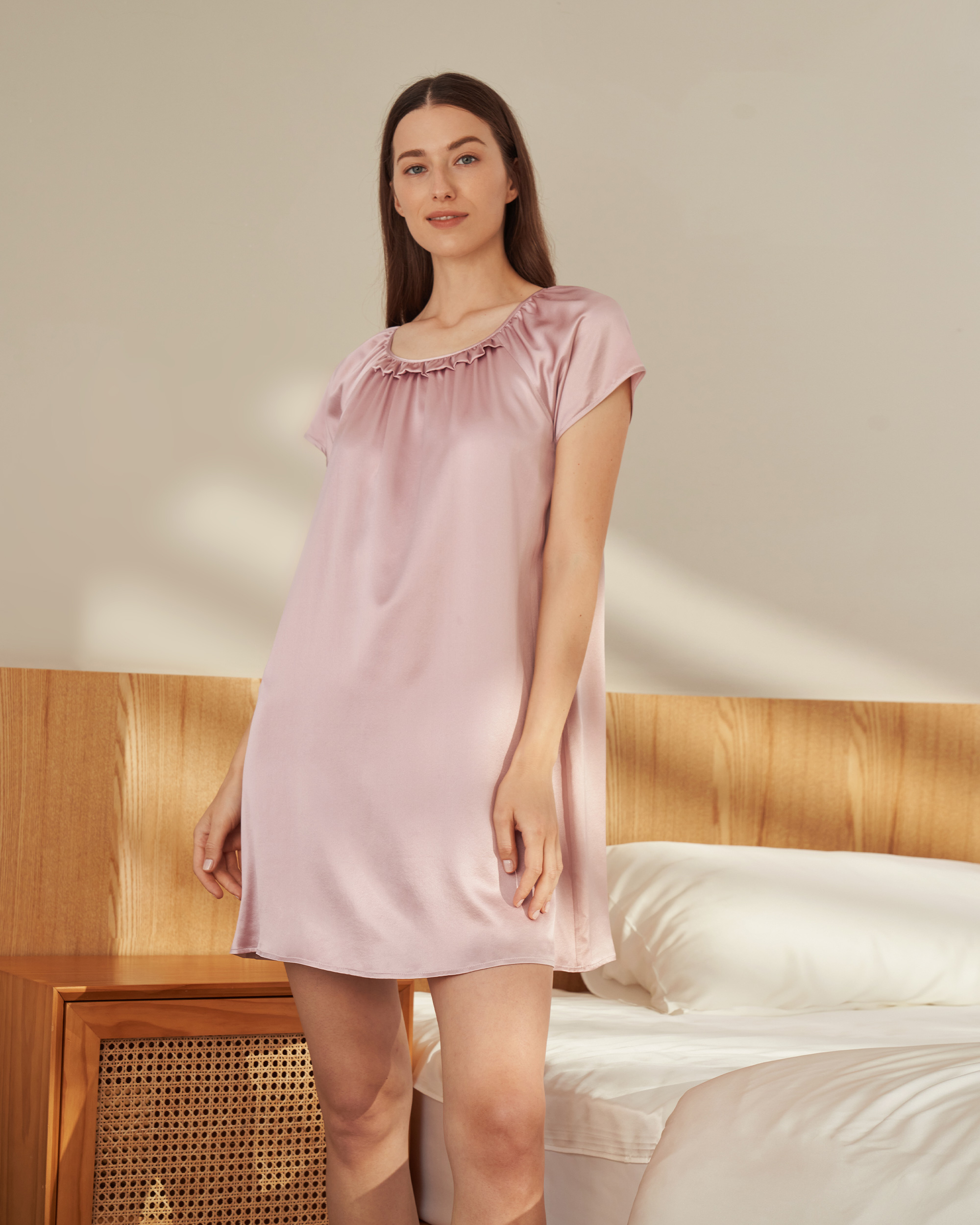 Gorgeous Short Sleeve Silk Nightgown Light Pink