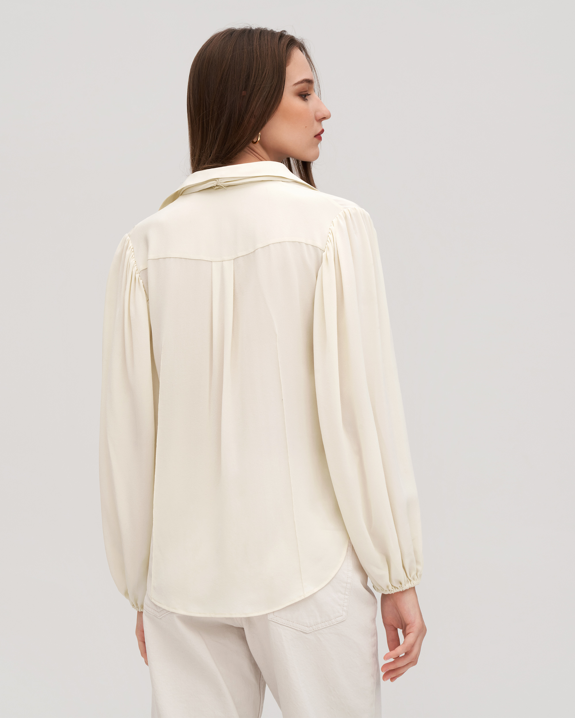 White pullover clearance blouse