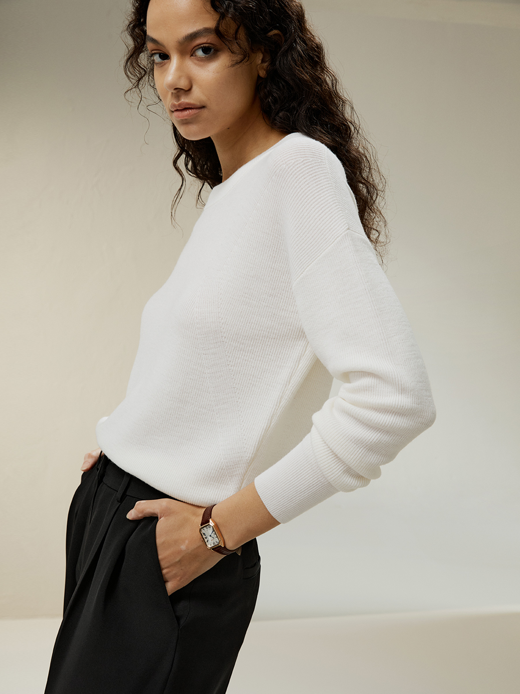 White crew 2024 neck jumper womens