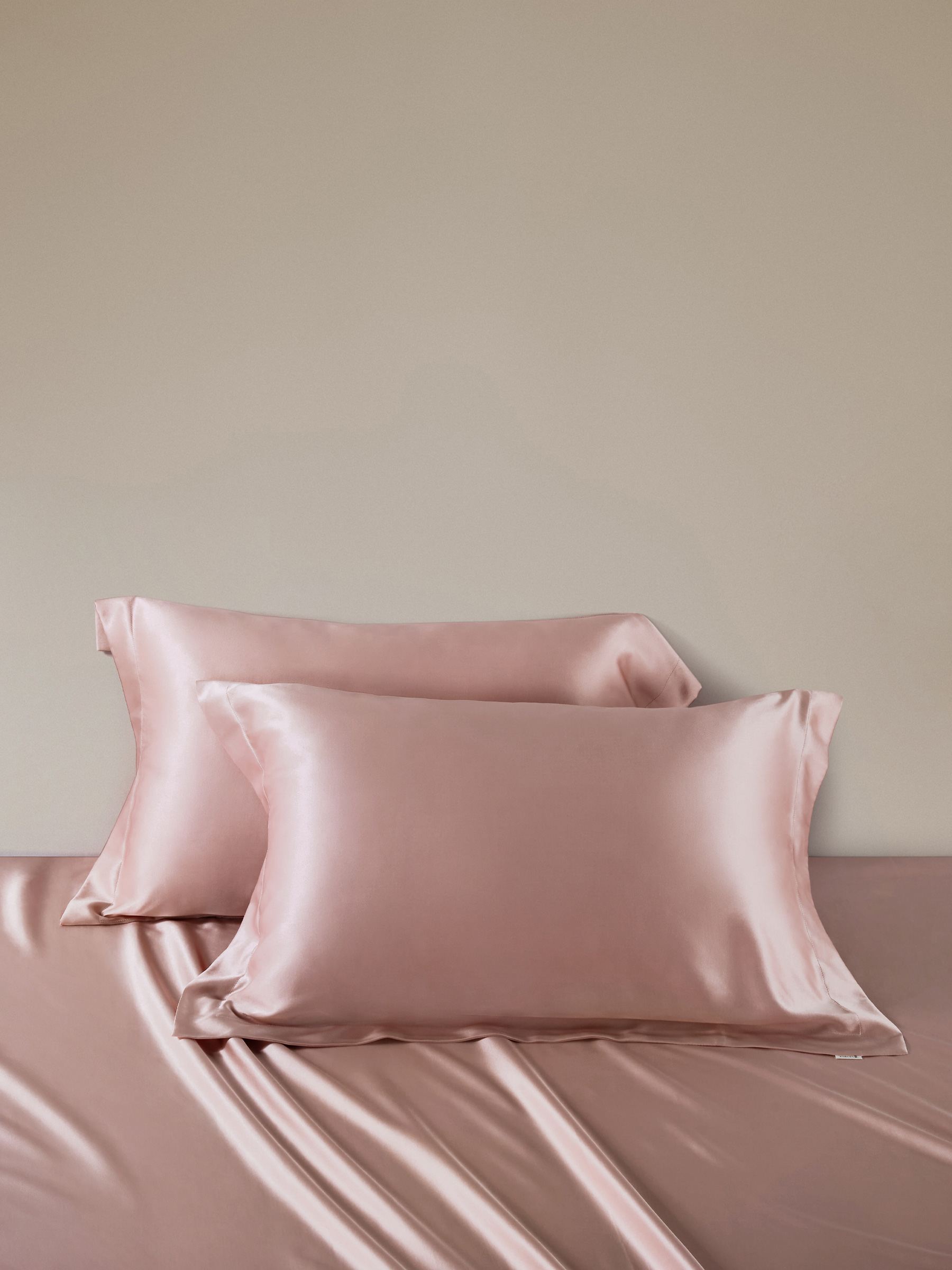 Lily silk outlet pillowcase reviews